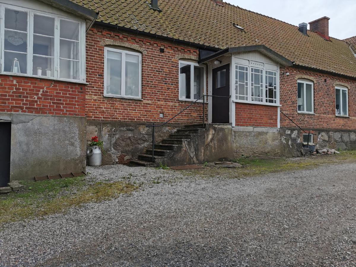 Gamla Skolan Rum & Oevernattning I Spjutstorp Leilighet Eksteriør bilde